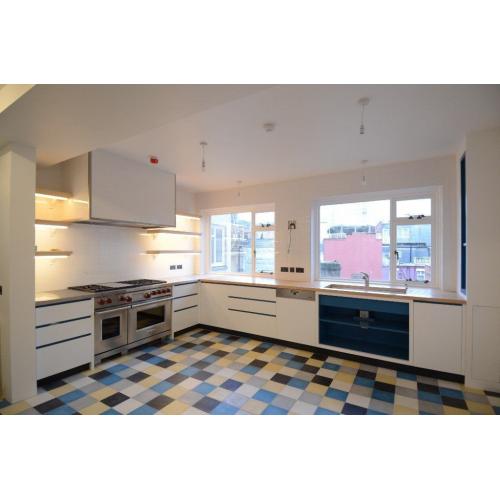 Fitter/installer of bespoke joinery in and around London