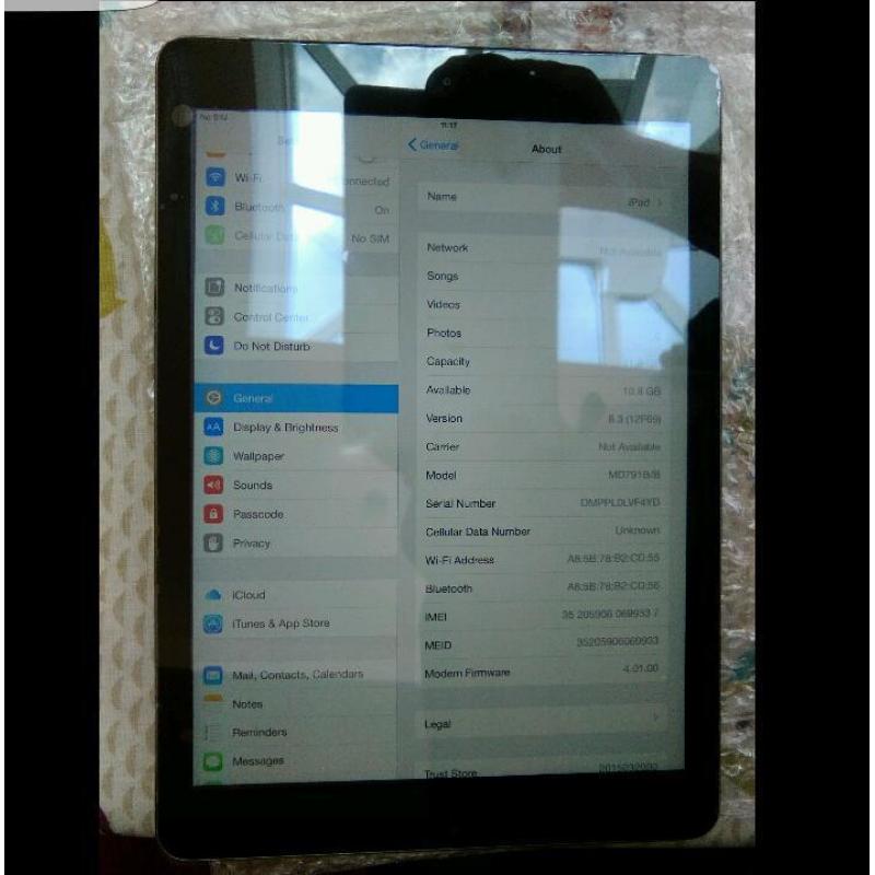 Apple Ipad air. Wifi and 4g unlocked cellular tablet. Box.