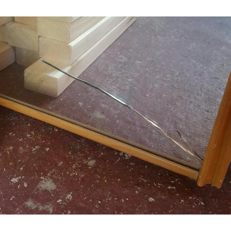 FREE glass mirrored wardrobe doors (3)