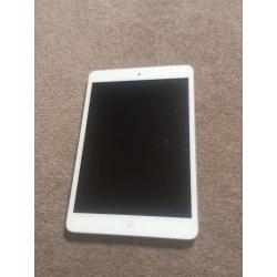 Apple iPad mini ? Wi?Fi ? 32 GB ? Cellular White/Silver ? 7.9"
