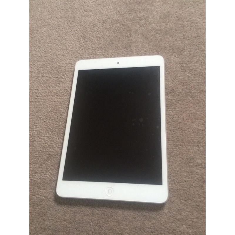 Apple iPad mini ? Wi?Fi ? 32 GB ? Cellular White/Silver ? 7.9"