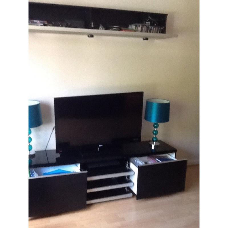 Black gloss tv unit and wall unit