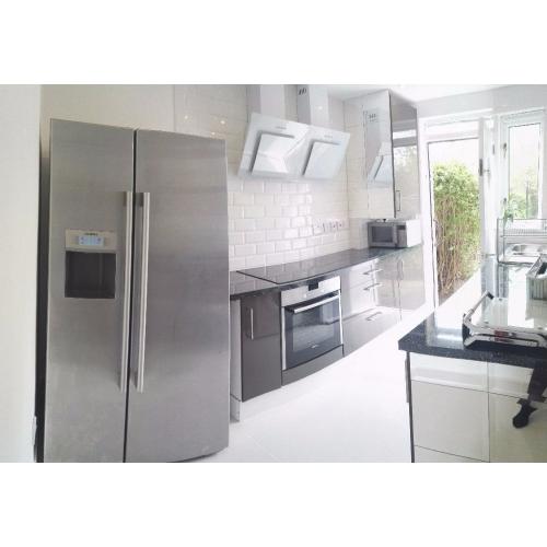 single or double bed (Room 2) - direct buses city centre and Herio Watt University