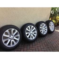 Range Rover Vogue 2016 brand new set of Alloys and tyres