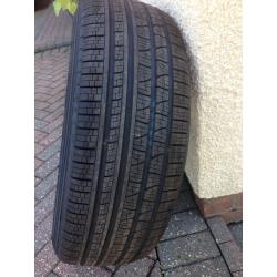 Range Rover Vogue 2016 brand new set of Alloys and tyres