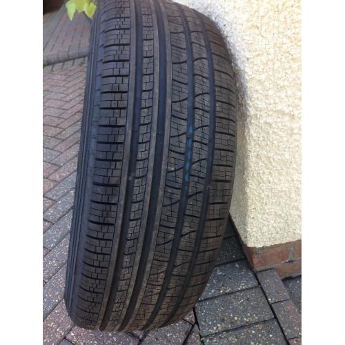 Range Rover Vogue 2016 brand new set of Alloys and tyres