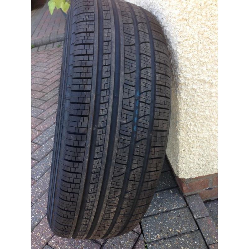 Range Rover Vogue 2016 brand new set of Alloys and tyres