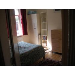 Room to Rent in 4 bed house: Cedar Grove