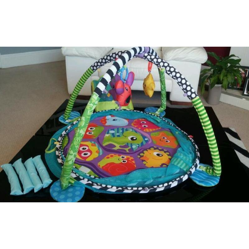 Baby gym playmat with soft toys and balls