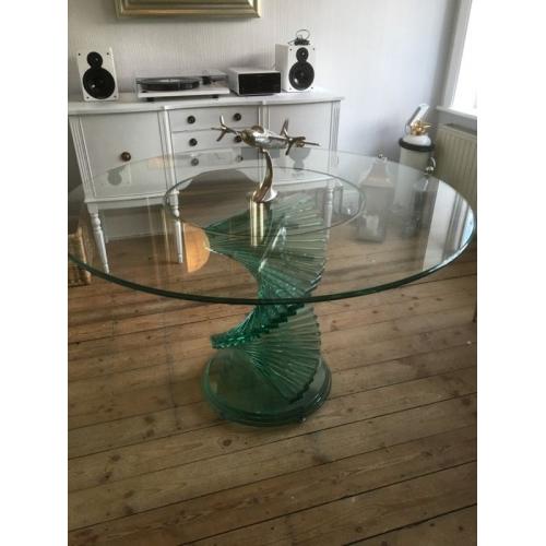 Glass dinning table