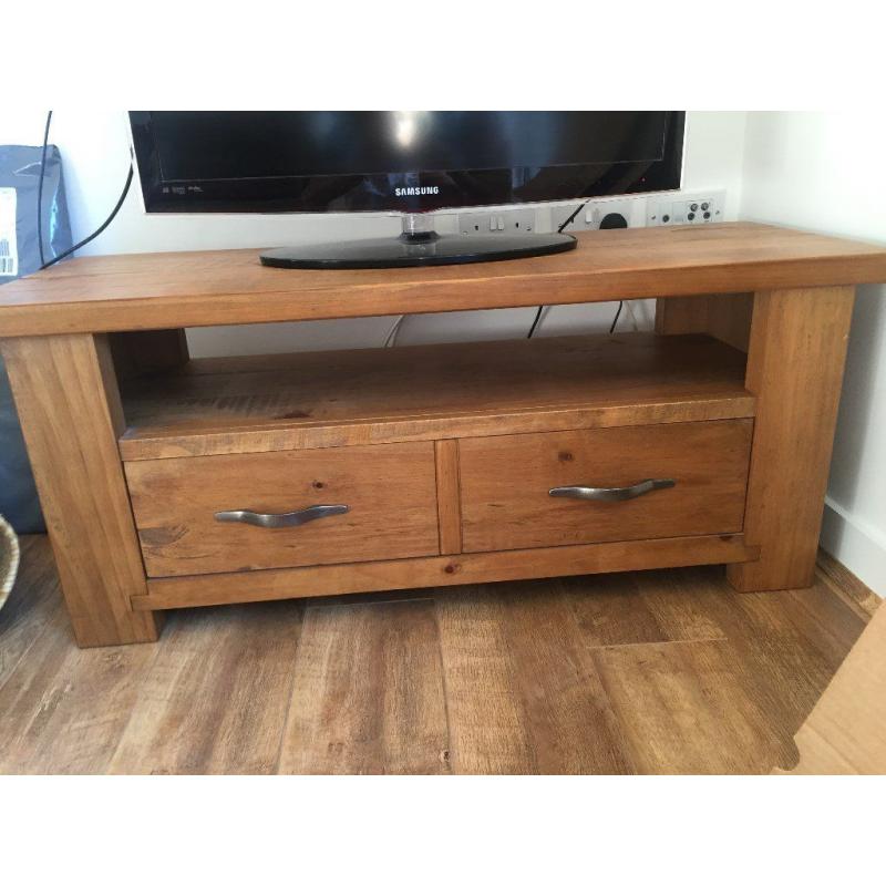Hartford NEXT TV table