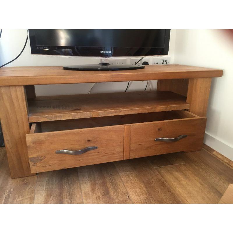 Hartford NEXT TV table