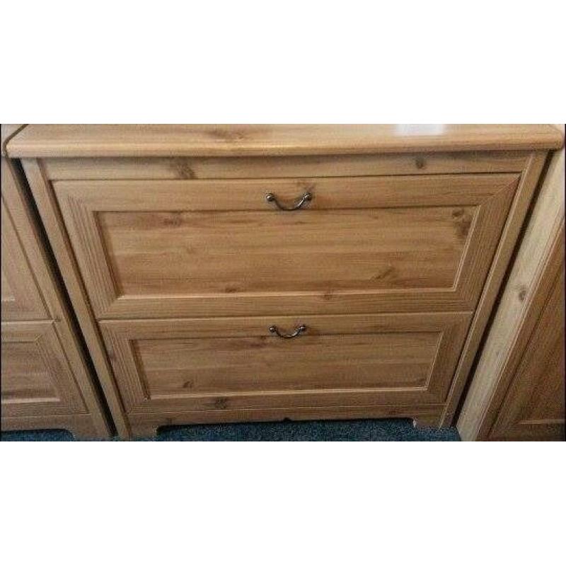 Chest of drawers