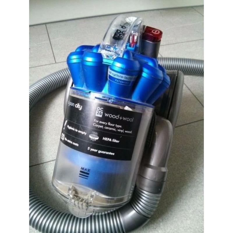 DC26 Dyson Hoover wood&wool