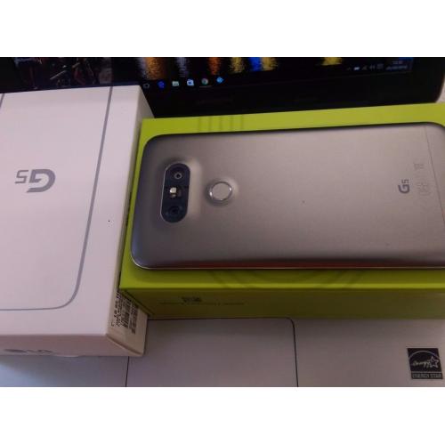 LG G5 32gb Unlocked Like new 4gb ram Dual Camera including wide angle
