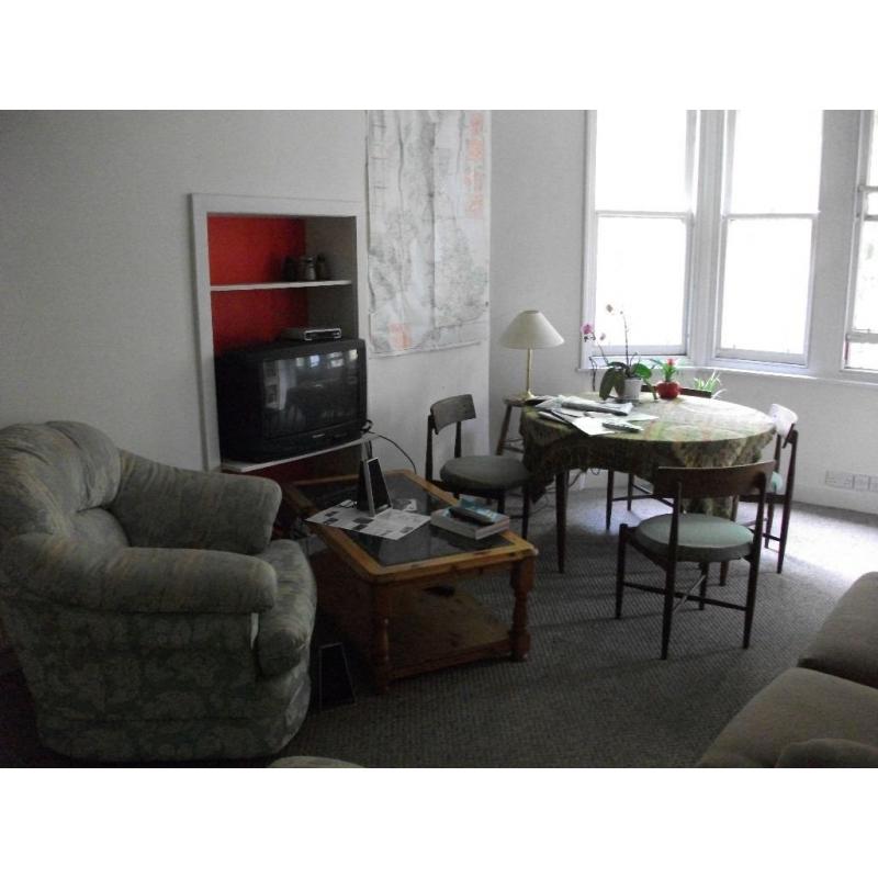 COMFORTABLE WEST END ROOM