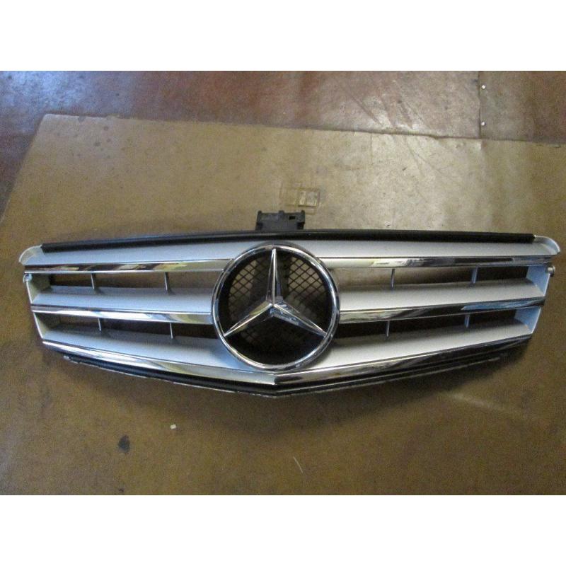 GENUINE MERCEDES C CLASS AMG SPORT GRILLE 2007-2014 MODEL
