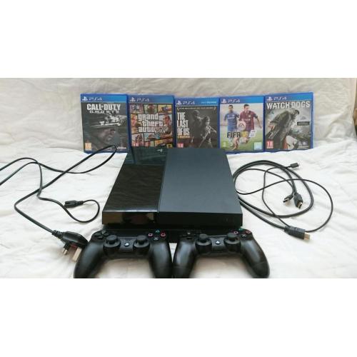 PS 4 500 GB - Immaculate Condition - 2 Controllers, 5 Games (GTA 5, Call of Duty Ghosts...)