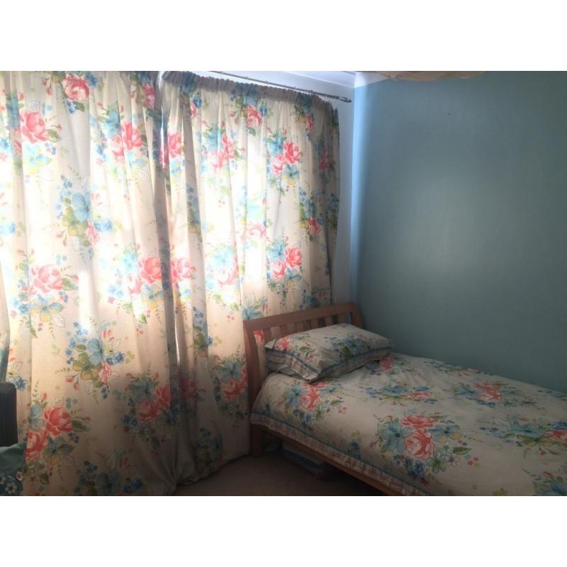 Matching set - Double width long curtains, 2 single duvet sets, 4 pillow cases and a 13.5 tog duvet