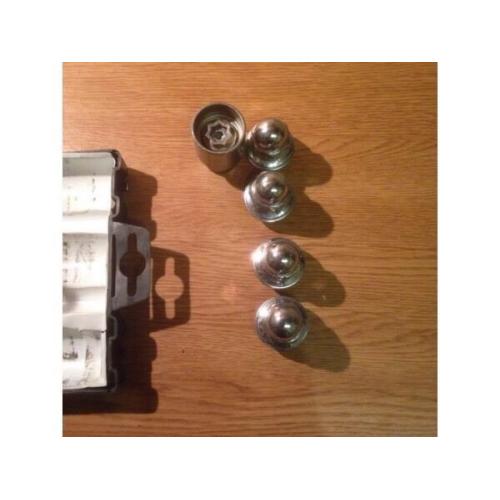 Mitsubishi Lightweight Locking Wheel Nuts