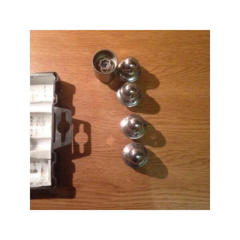 Mitsubishi Lightweight Locking Wheel Nuts