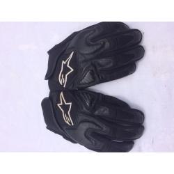Motorcycle gloves
