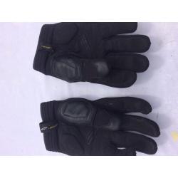 Motorcycle gloves