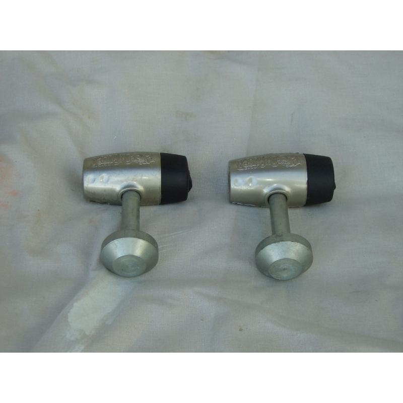 Pair Rear Leg Locks