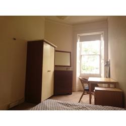 Double room in a friendly flatshare (Festival)