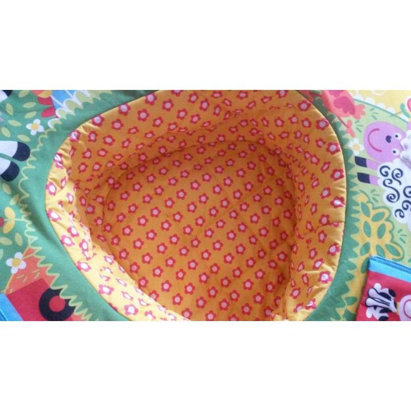 Baby donut seat