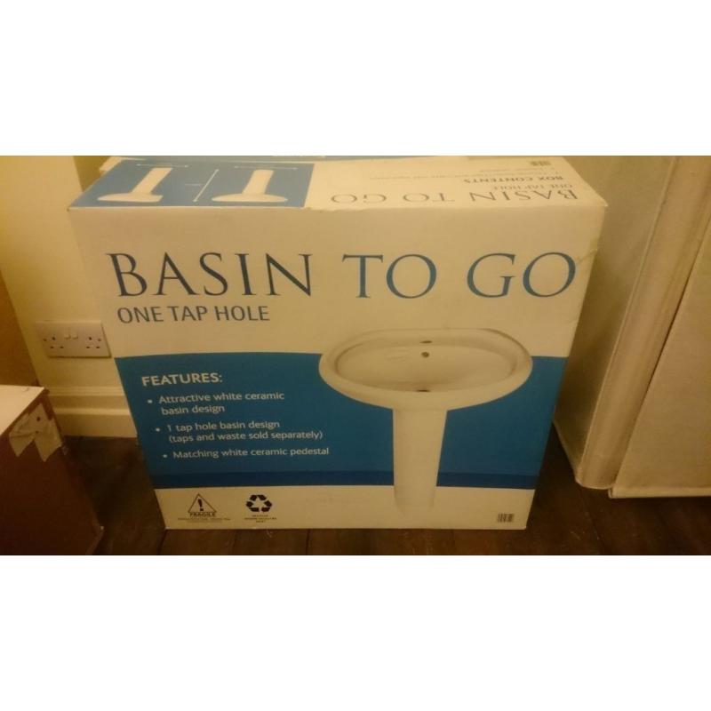FOR SALE BASIN WITH ONE TAP HOLE