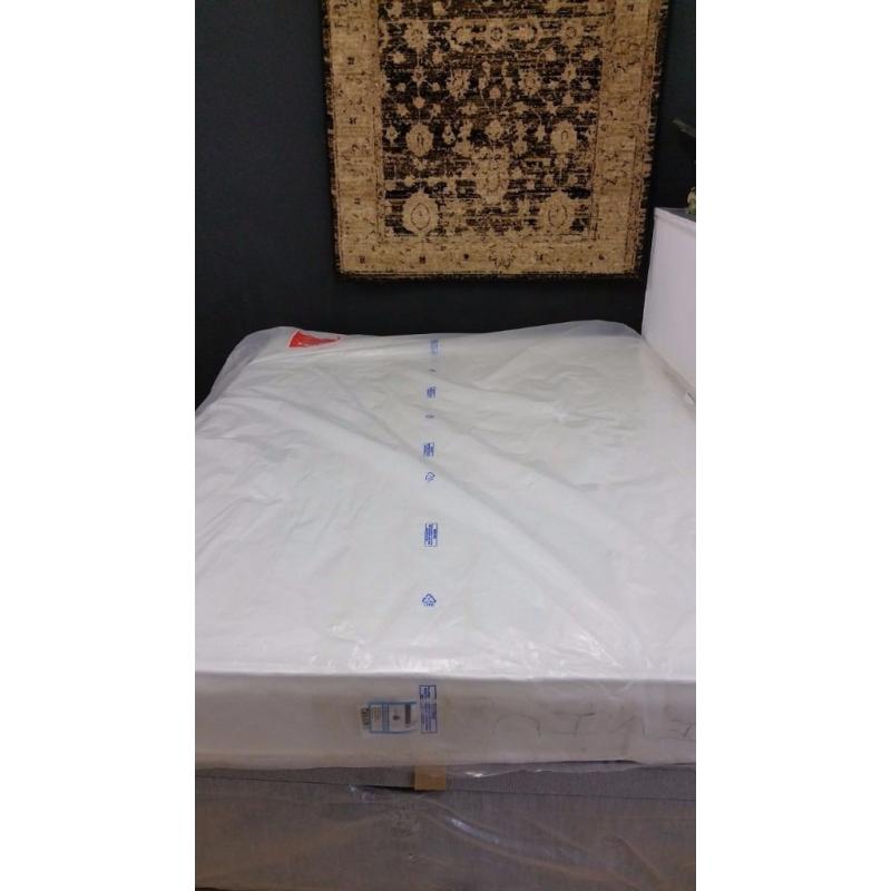 New Silentnight King Size Divan Base with 2 Drawers & Mattress. Memory Foam by Airsprung Beds