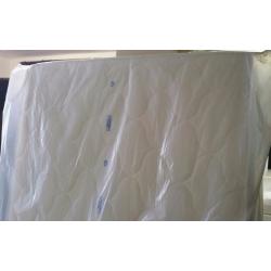 New Silentnight King Size Divan Base with 2 Drawers & Mattress. Memory Foam by Airsprung Beds