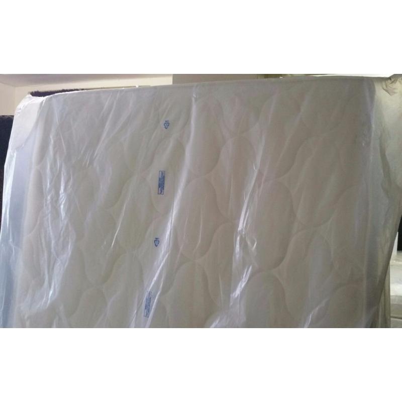 New Silentnight King Size Divan Base with 2 Drawers & Mattress. Memory Foam by Airsprung Beds