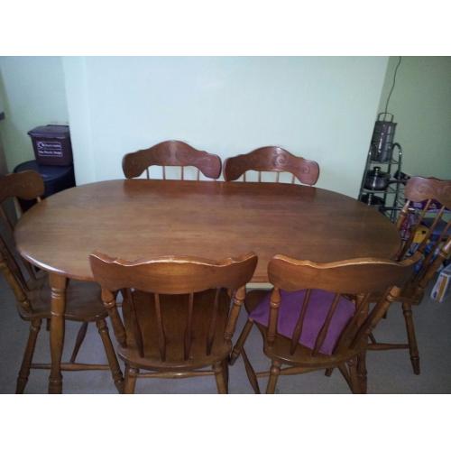 Table and 6 matching chairs