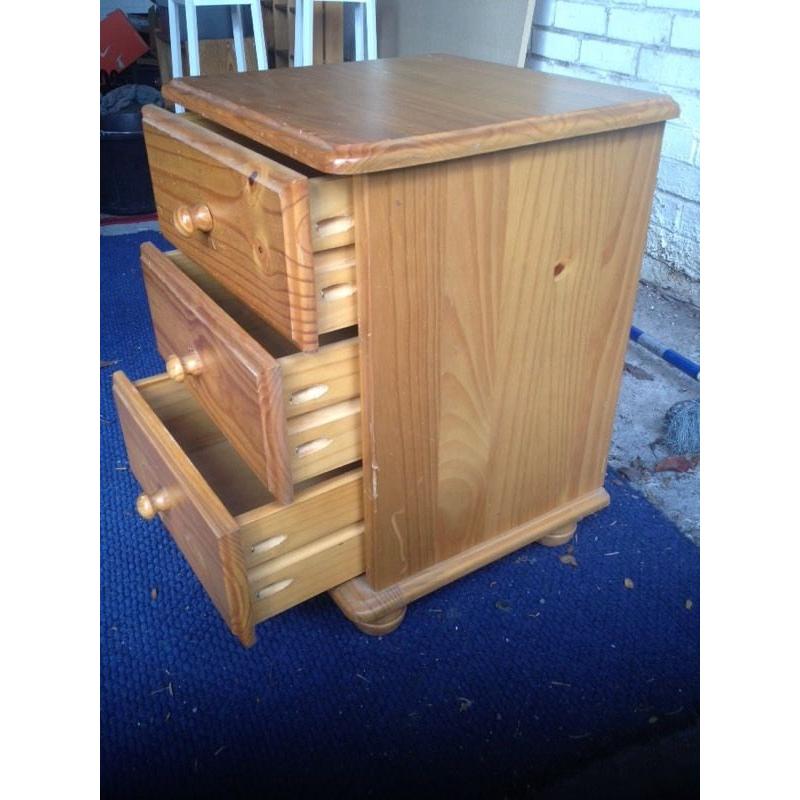 Pine 3 drawer bedside table, bargain