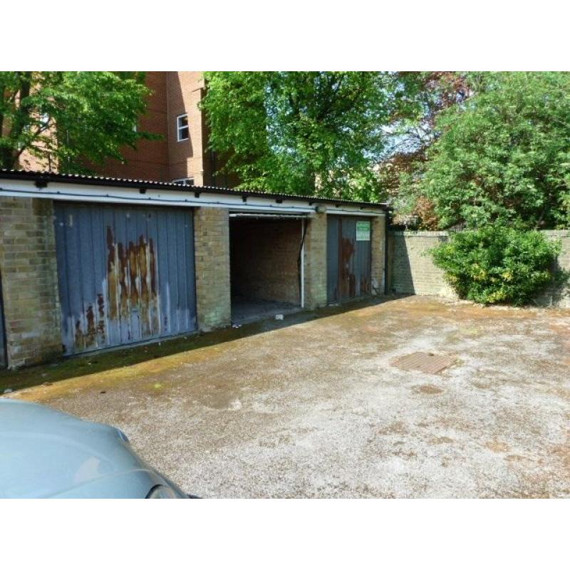 Secure garage off Putney Hil