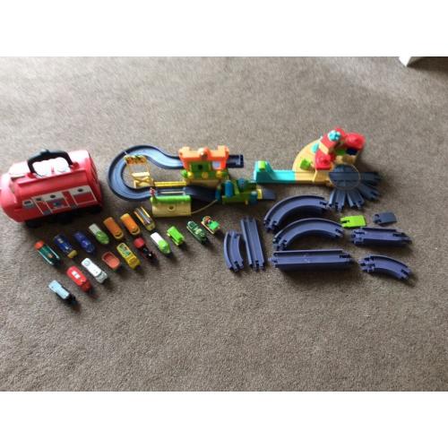 Chuggington Play Sets, with Carrier and 15 trains