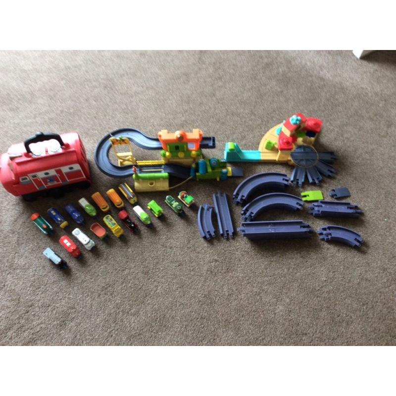 Chuggington Play Sets, with Carrier and 15 trains