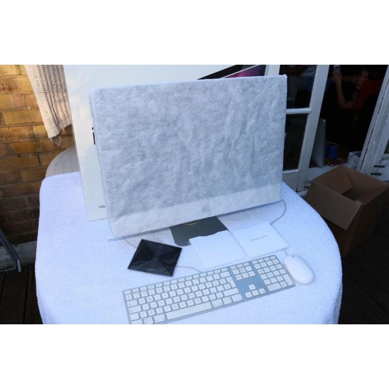 Apple iMac 21.5 Core i3, 8GB RAM, 1TB HDD, Boxed 10/10