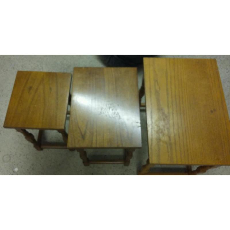 Nest of coffee tables