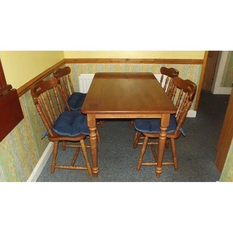 Pine Kitchen Table + 4 Chairs