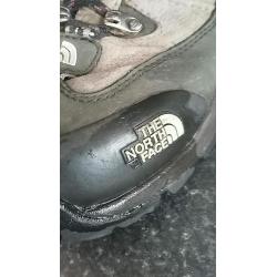 North face mens boots size 8
