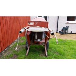 Concrete mixer in good condition