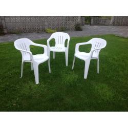 7 White Garden Chairs