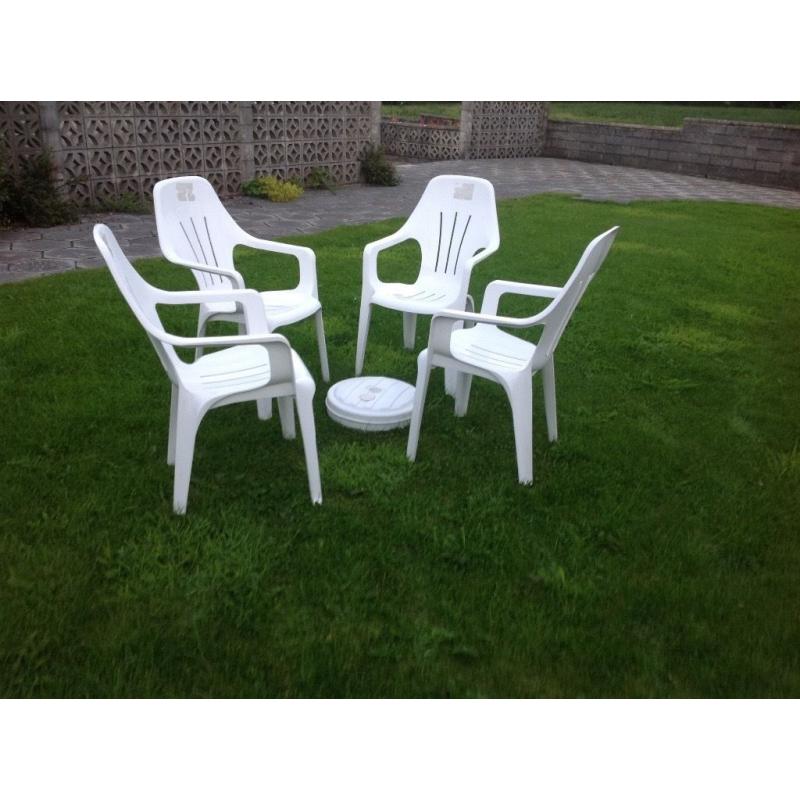 7 White Garden Chairs