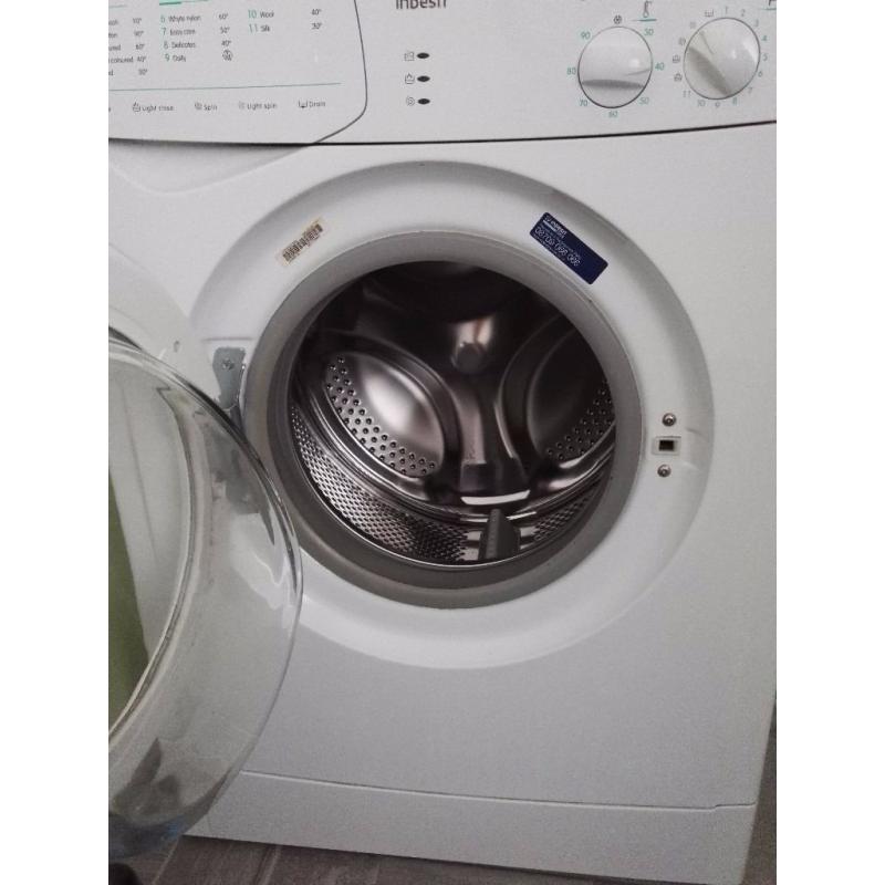 INDESIT white washing machine 6kg