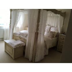 REVIVAL BEDS Orleans Four Poster + 5 Chest of Drawers + Linen Box