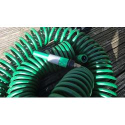 Concertina garden hose