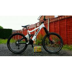 Giant glory medium downhill custom freeride bike not specialized Scott orange